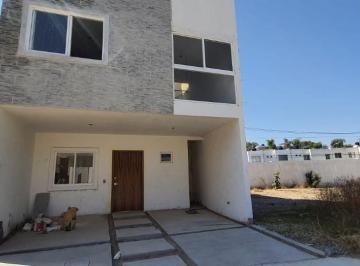 Casa de 3 habitaciones, Zapopan · Casa en Venta en San Isidro. Zapopan Jalisco.