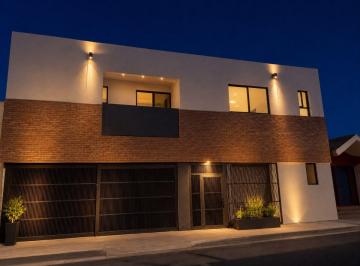 Casa de 3 habitaciones, Saltillo · Residencia Contemporanea en República Oriente