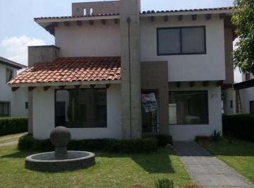 Casa de 3 habitaciones, Metepec · Casa en Venta en Loma Real, Metepec, Estado de Mexico