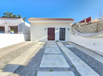 Casa de 3 habitaciones, Coatepec · Casa en Venta en Coatepec | 3 Recámaras + Privada + Cochera Para 2 Autos