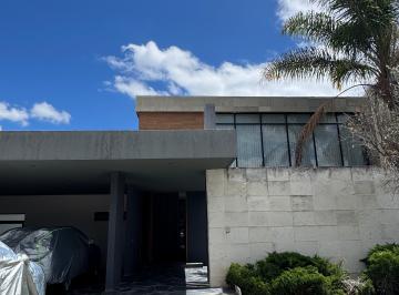 Casa de 3 habitaciones, León · *residencia de Lujo en Renta – El Bosque Country Club*