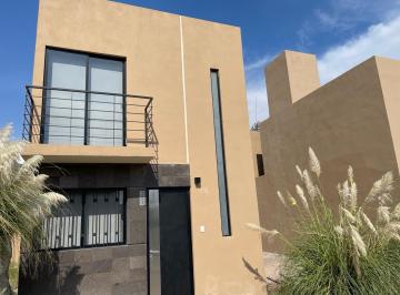 Casa · 69m² · 2 Recámaras · 2 Estacionamientos · Casa - San Pedro Mártir