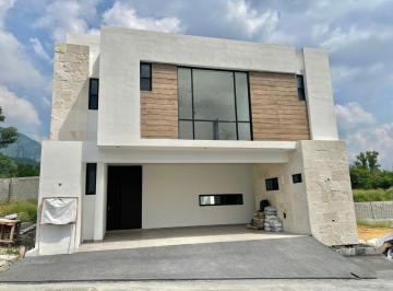 Casa · 202m² · 3 Recámaras · 3 Estacionamientos · Casa en Venta en Pedregal de La Montaña, Privada con Vistas a Las Montañas a La Altura de El Uro