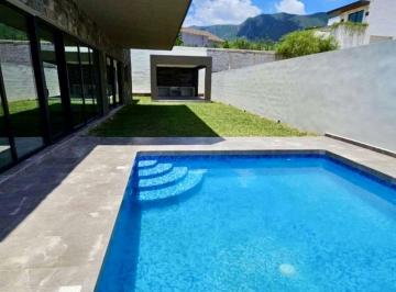 Casa · 677m² · 4 Recámaras · 4 Estacionamientos · Casa en Venta en Club de Golf La Herradura