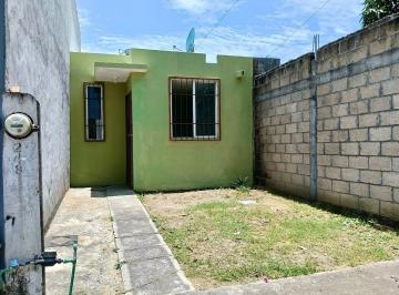 884abf10367bfcce8532c1a8a2279c08628ba613a204fca8db877f2764822127 · Casa en Venta en Veracruz en El Fracc. Dorado Real.