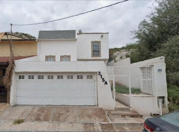 Casa de 4 habitaciones, Gómez Palacio · Propiedad en Venta de 350 m² Ubicada en Gómez Palacio, Durango.