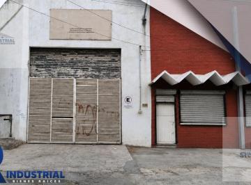 Bodega comercial · 450m² · 3 Estacionamientos · Bodega en Renta en Monterrey