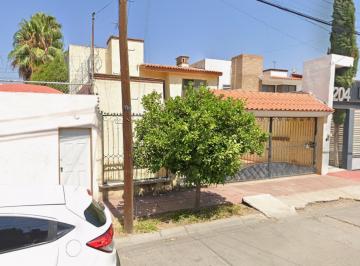 Casa de 3 habitaciones, Aguascalientes · Hermosa Casa de Recuperación Bancaria Ubicada en Aguascalientes