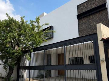Casa de 4 habitaciones, Zapopan · Casa en Venta en Altamira - Pedro Luis Ogazón 15
