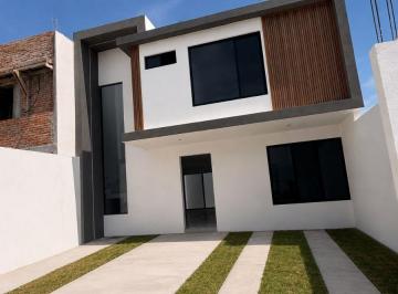 Casa de 4 habitaciones, San Juan del Río · Casa en Venta en Lomas de Banthi