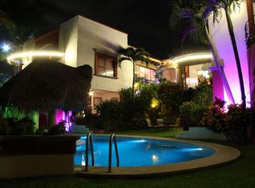 Casa de 6 habitaciones, Jiutepec · Residencia en Fracc. Club de Golf San Gaspar en Cuernavaca