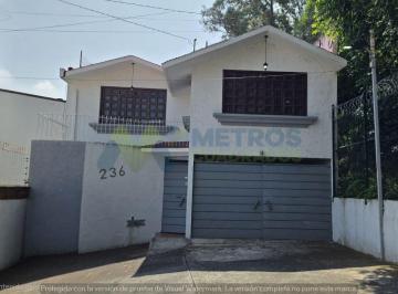 Casa de 4 habitaciones, Morelia · Casa en Renta en Bosques Camelinas