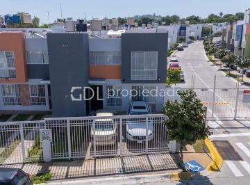 f383f92ac685ca3404811ba3bd8701a8f6ec17658bb4365317deffd34472d334 · Duplex Loma Dorada Casa en Venta