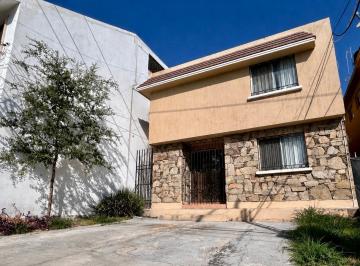 Casa · 150m² · 3 Recámaras · 2 Estacionamientos · Casa en Renta Camino Al Mirador, Monterrey, Nuevo León.