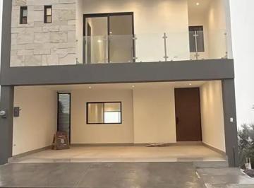 1 · Casa en Renta en Cumbres Elite, Monterrey con Vista Panorámica