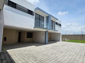 Casa de 3 habitaciones, Apizaco · Casa en Venta en Apizaco, Tlaxcala | 3 Recámaras, Jardín, Balcón y 2 Estacionamientos