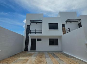 Casa de 4 habitaciones, Mérida · Casa en Venta con Recámara en Planta Baja en Dzityá, Mérida