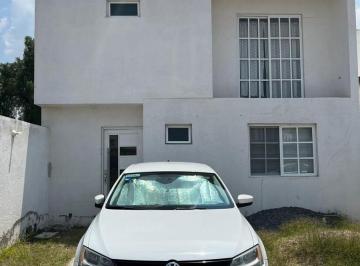Casa · 160m² · 2 Recámaras · 2 Estacionamientos · Casa en Venta en Las Trojes, Corregidora