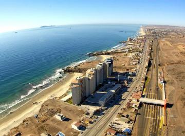 Villa · 327m² · 3 Recámaras · 2 Estacionamientos · Villas Frente a La Playa de Rosarito
