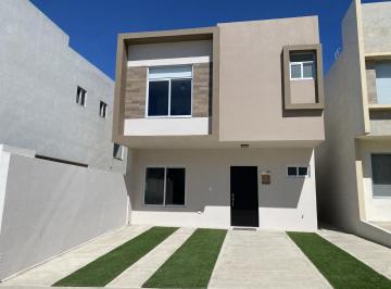 Casa · 121m² · 3 Recámaras · 2 Estacionamientos · Casa en Venta en Tossa Santa Fe Valparaiso Verona Tijuana