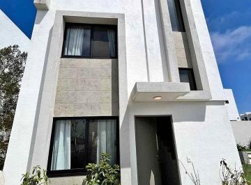Casa · 104m² · 3 Recámaras · 2 Estacionamientos · Casa en Residencial San Marino