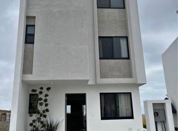 Casa · 99m² · 3 Recámaras · 2 Estacionamientos · Casa en Residencial San Marino