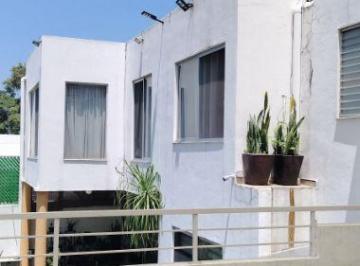 Casa · 206m² · 2 Recámaras · 2 Estacionamientos · Estilo Unico