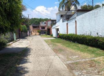Casa · 2 Estacionamientos · Privada con Portero Automático