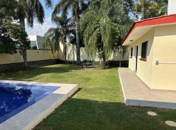 Casa · 325m² · 6 Recámaras · 4 Estacionamientos · Casa Sola en Lomas de Cuernavaca Temixco - Maz - 2758 - Cs