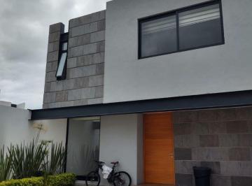 Casa · 215m² · 3 Recámaras · 2 Estacionamientos · Casa en Renta - Residencial Sierra Nogal León