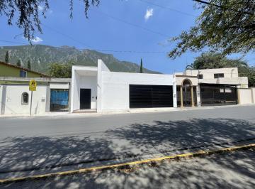Casa · 220m² · 2 Recámaras · 2 Estacionamientos · Renta de Casa Villa Las Fuentes