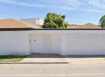 Casa de 4 habitaciones, Torreón · Hermosa Casa de Recuperación Bancaria en Torreón, Coahuila