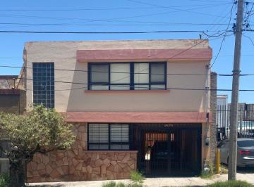 Casa de 4 habitaciones, Chihuahua · Col. Pacifico en Venta Casa Habitacion con Vocacion Comercial Cerca Av 20 de Noviembre