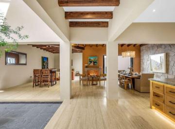 Casa de 3 habitaciones, San Miguel de Allende · Lujosa Casa Completamente Amueblada en Villas Acuarela, Cerca del Centro de San Miguel de Allende
