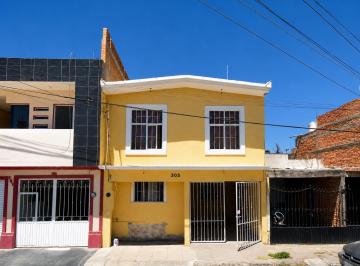 Casa de 3 habitaciones, Pabellón de Arteaga · Venta de Casa en La Colonia Cosmos, Pabellon de Arteaga, Aguascalientes