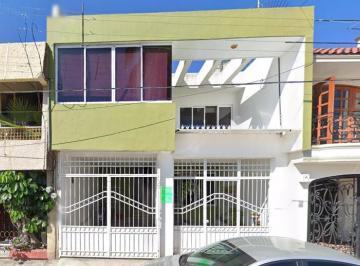Casa de 4 habitaciones, Tepic · Casa de 100 m² con 4 Recámaras en Venta en Tepic