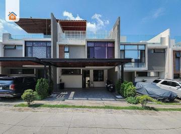 36bb5315cd062df7694dbe23996b4d7070841eeb7952c1c76e7b965eabe46089 · Casa en Venta con Roof Garden en Zona Bosques de Santa Anita