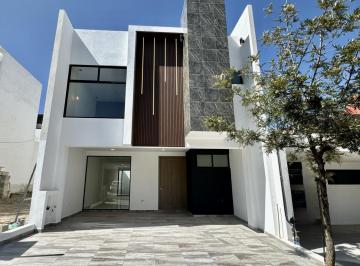 Casa · 120m² · 3 Recámaras · 2 Estacionamientos · Casa en Venta Moderna en La Antigua Cementera