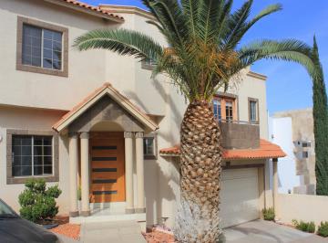Casa de 4 habitaciones, Chihuahua · Se Vende Residencia en Fraccionamiento Misión del Bosque