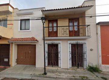 Casa de 3 habitaciones, Oaxaca de Juárez · Venta de Casa en Barrio Jalatlaco, Oaxaca de Juarez, Oaxaca.