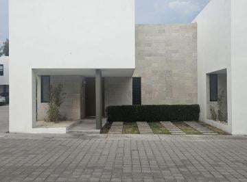 Casa en condominio de 3 habitaciones, Querétaro · Casa en Renta Frente a Las Amenidades con Paneles Solares