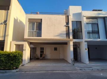 Casa · 230m² · 4 Recámaras · 2 Estacionamientos · Apv Casa en Venta en General Escobedo Nuevo Leon