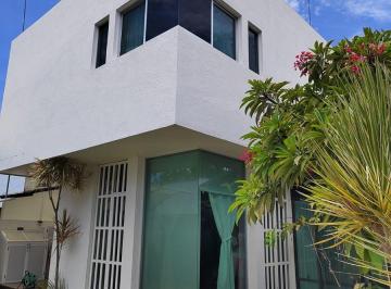 Casa de 3 habitaciones, Cuernavaca · Casa Sola en Venta Esquina Estilo Moderna con Jardin 3 Recamaras 3 Baños San Juan