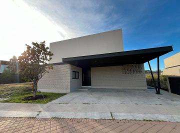 460f92afbcbd42da8b8a011e2eb474762b3154b5ccb6381aee891d9c8e150c68 · Casa en Renta en Lomas del Campanario Norte, Qro