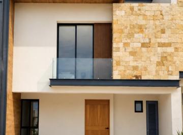 Casa · 135m² · 3 Recámaras · 2 Estacionamientos · Casa en Villamagna