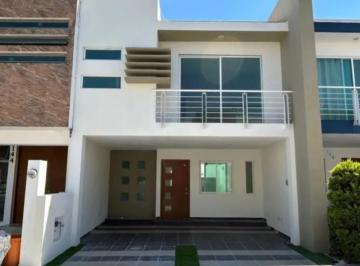 Casa en condominio de 3 habitaciones, Zapopan · Venta de Casa en Real de Valdepeñas Inversion de Oportunidad