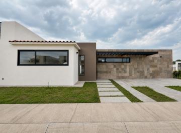 Casa · 300m² · 2 Recámaras · 3 Estacionamientos · Casa Nueva en Venta en San Mateo Atenco