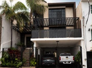 Casa de 4 habitaciones, San Nicolás de los Garza · Casa en Venta en Lomas del Roble, San Nicolás