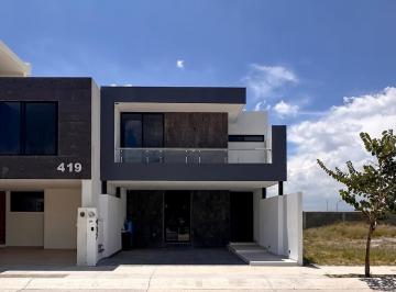 Casa en condominio · 126m² · 4 Recámaras · 2 Estacionamientos · Casa Lilia en Venta Vilanova Residencial