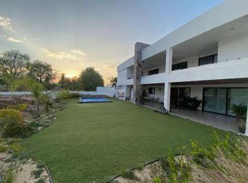 Casa en condominio de 4 habitaciones, San Luis Potosí · Casa en Venta en La Loma Club de Golf, 4 Recamaras, Alberca
